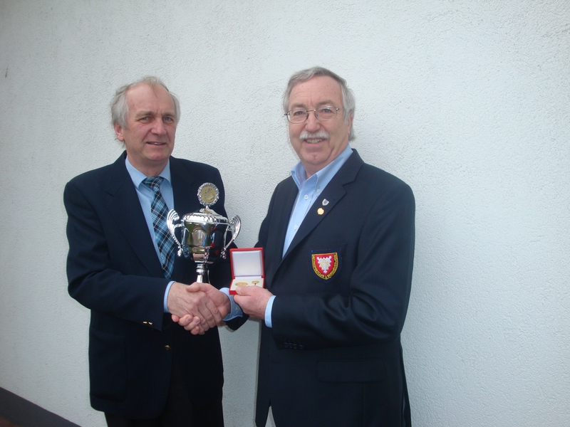 11.03.13.ehrung eckhard stave ewald-kroth-medaille verkleinert