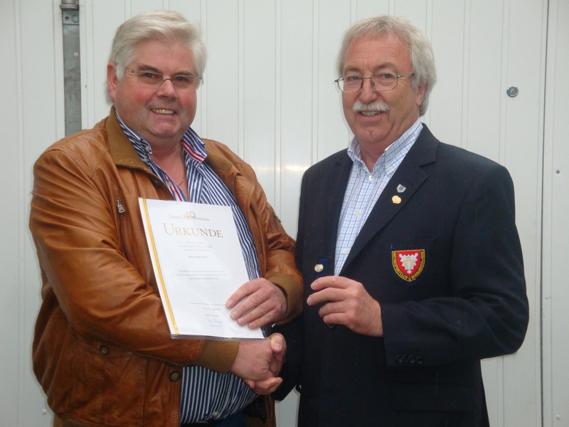 11.09.06.ehrung ingo niels verkleinert