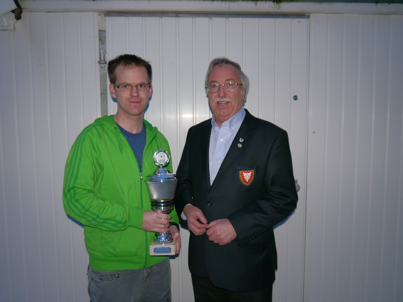 12.03.09 turnier-pokal sascha verkleinert