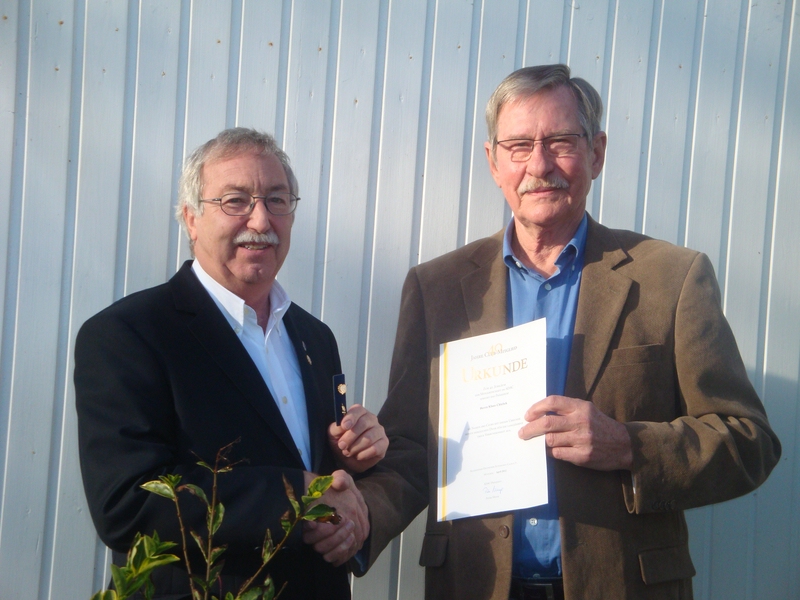 12.11.11 Ehrung Klaus Chlebek verkleinert